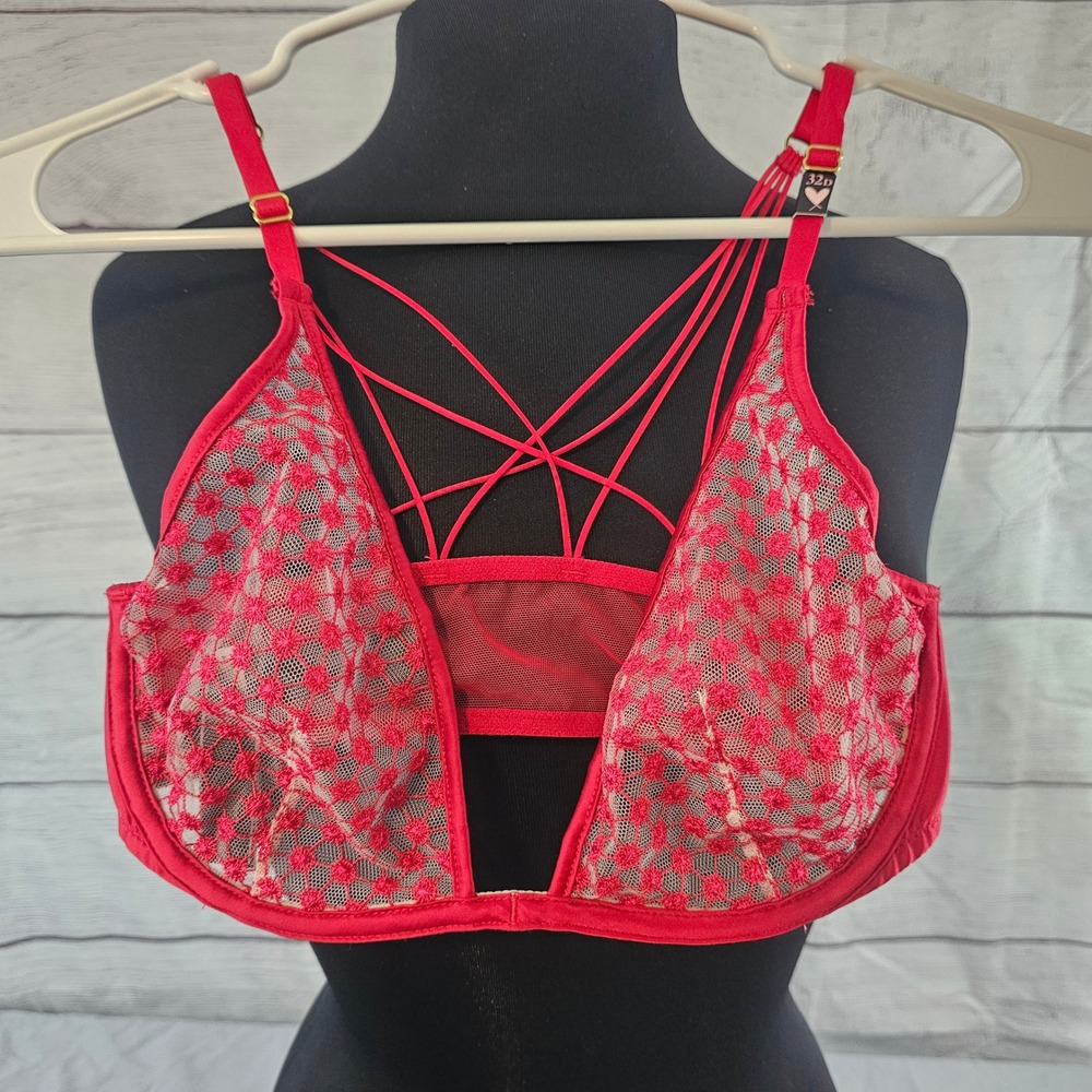 Victoria's Secret 32D Red Embroidered Starburst Sheer Strappy Side Hook Bra L702